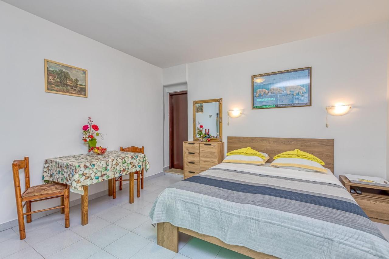 Apartments Bastovanovic Rovinj Bagian luar foto