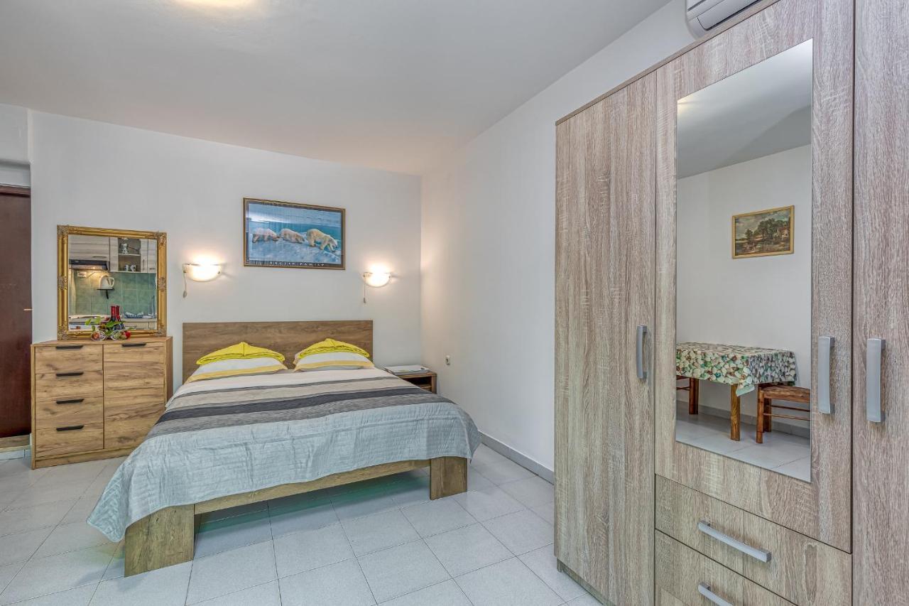 Apartments Bastovanovic Rovinj Bagian luar foto
