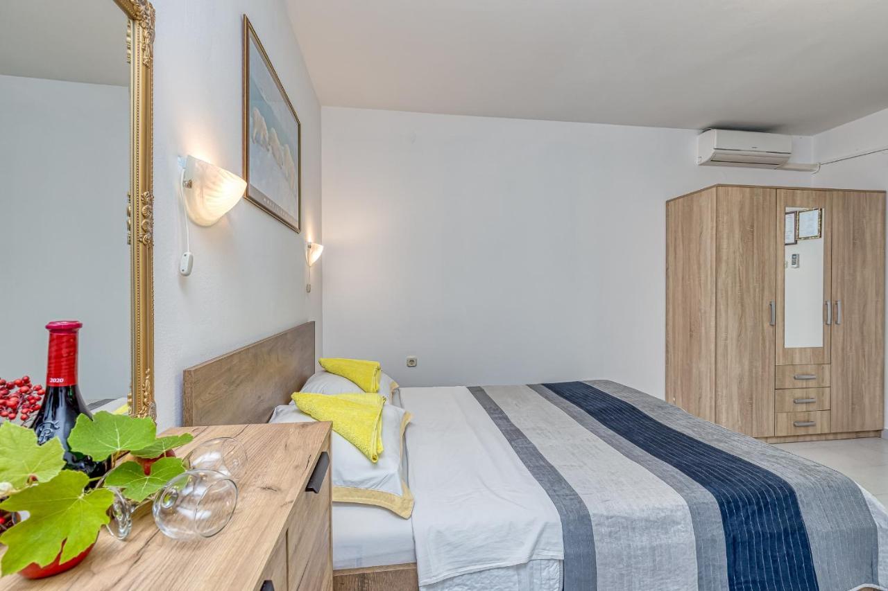 Apartments Bastovanovic Rovinj Bagian luar foto